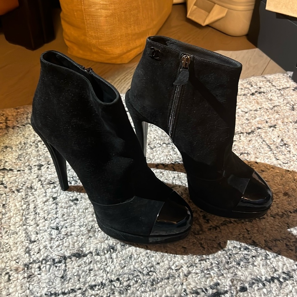 CHANEL Booties Black patent toe 38.5 / 8 US - Picture 3 of 10